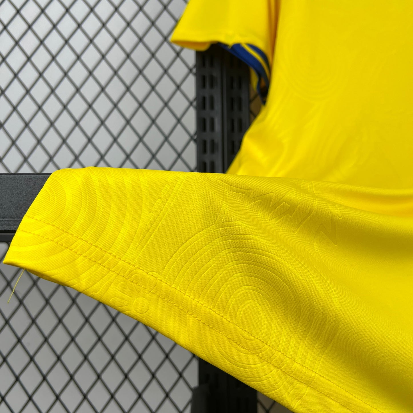Sweden Alexander Isak 9 Home Soccer Jersey World Cup 2026